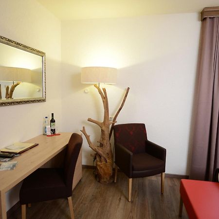 Land-Gut Hotel Zum Loewen Garni มาร์คทายเดินเฟลด์ ห้อง รูปภาพ