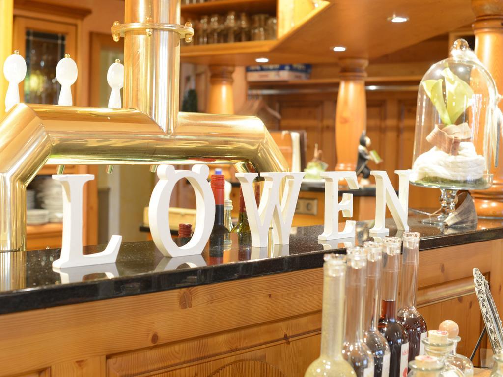 Land-Gut Hotel Zum Loewen Garni มาร์คทายเดินเฟลด์ ภายนอก รูปภาพ