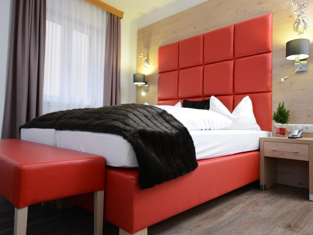Land-Gut Hotel Zum Loewen Garni มาร์คทายเดินเฟลด์ ห้อง รูปภาพ
