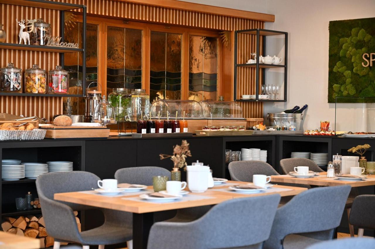 Land-Gut Hotel Zum Loewen Garni มาร์คทายเดินเฟลด์ ภายนอก รูปภาพ